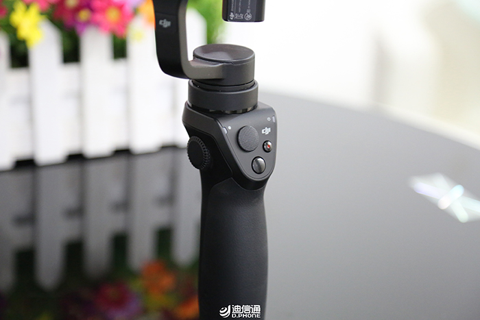 没兴趣标题党!正儿八经评测大疆OSMO Mobile(5).jpg 没兴趣标题党!正儿八经评测大疆OSMO Mobile(5).jpg