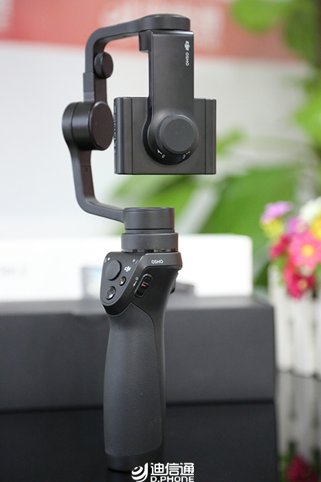 没兴趣标题党!正儿八经评测大疆OSMO Mobile(6).jpg 没兴趣标题党!正儿八经评测大疆OSMO Mobile(6).jpg