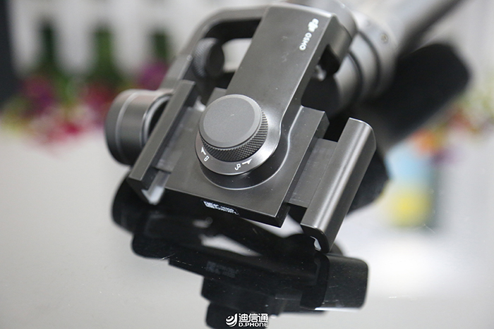 没兴趣标题党!正儿八经评测大疆OSMO Mobile(7).jpg 没兴趣标题党!正儿八经评测大疆OSMO Mobile(7).jpg